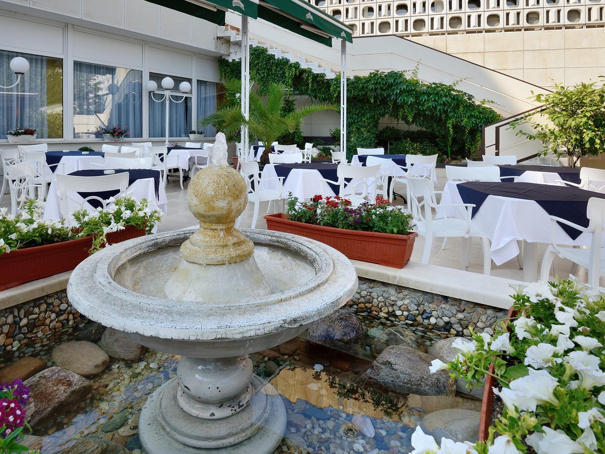 Augusta Spa Hotel Chissarja Exterior foto